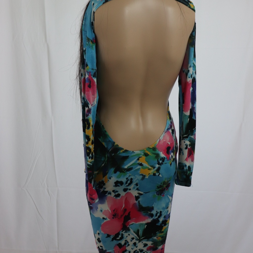 Custom floral backless dress - Picture 5 of 7